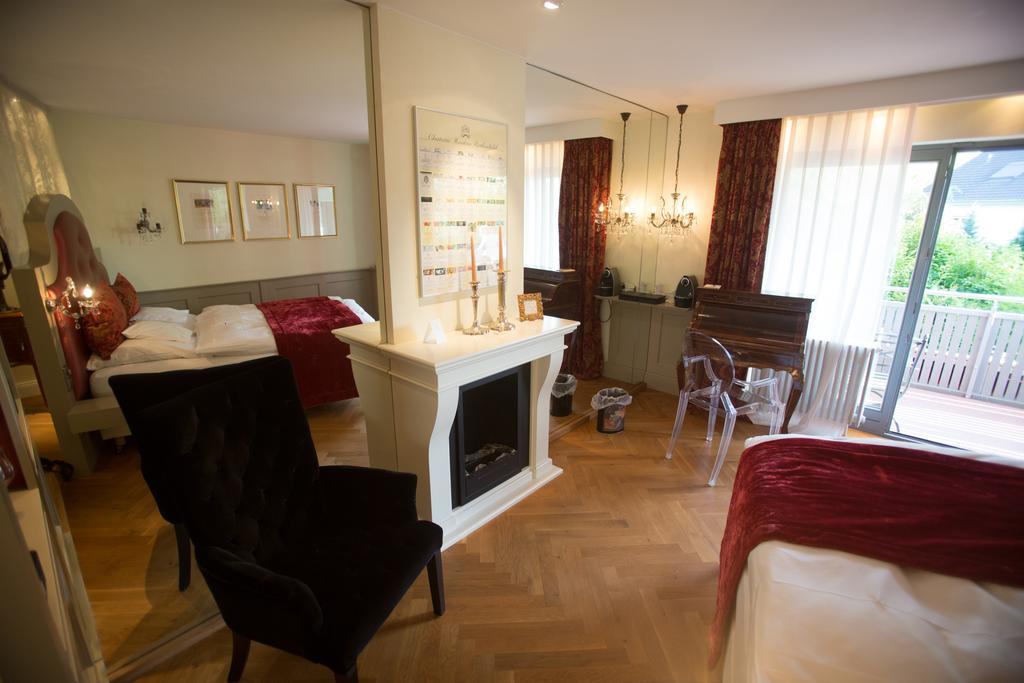 Hotel Heiligenstein บาเดน-บาเดน ภายนอก รูปภาพ