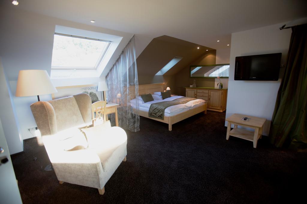 Hotel Heiligenstein บาเดน-บาเดน ภายนอก รูปภาพ
