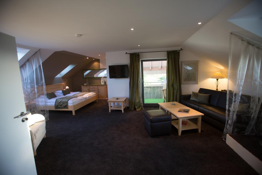 Hotel Heiligenstein บาเดน-บาเดน ภายนอก รูปภาพ