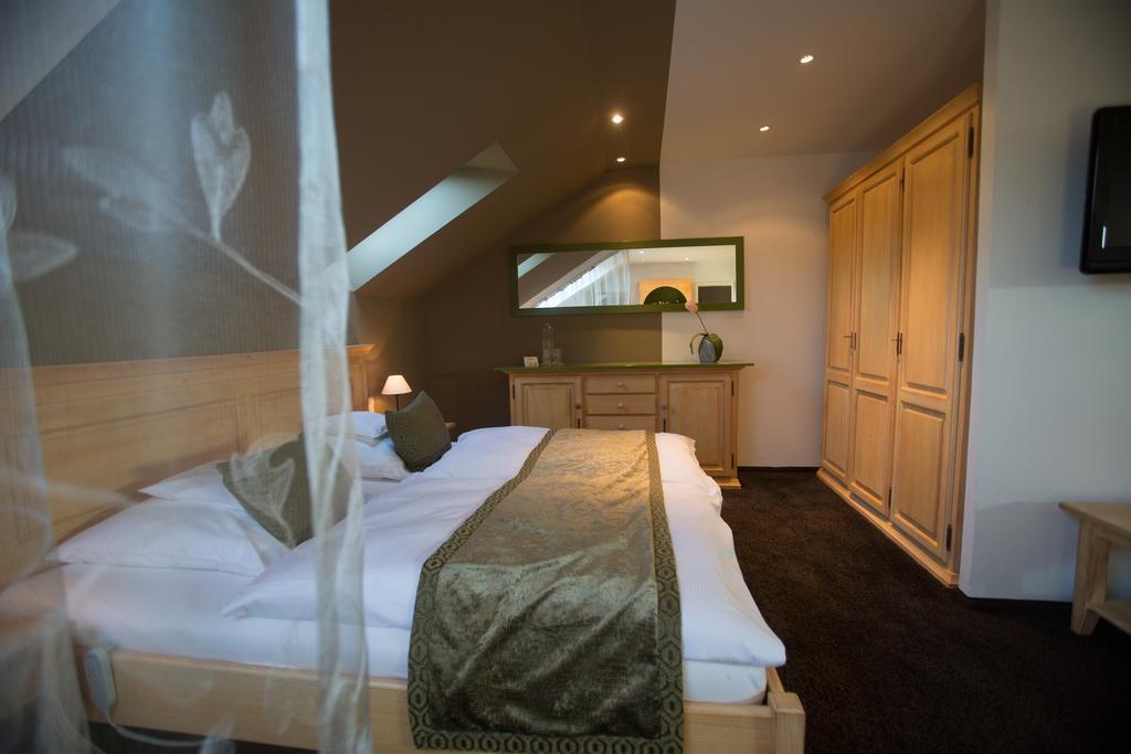Hotel Heiligenstein บาเดน-บาเดน ภายนอก รูปภาพ